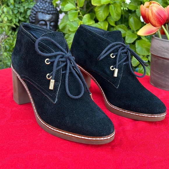 Tory Burch Black Suede Sherpa Lined Heeled Ankle Booties - Picture 3 of 17